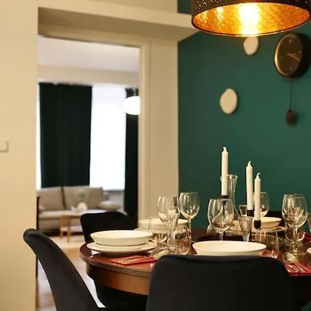 Apartment Stylish 3bd Riverfront Prague