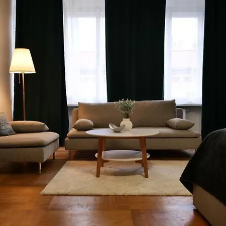 Stylish 3bd Riverfront Apartment *
