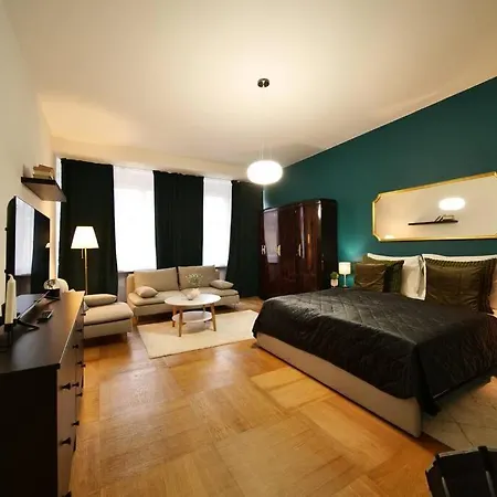 Stylish 3bd Riverfront