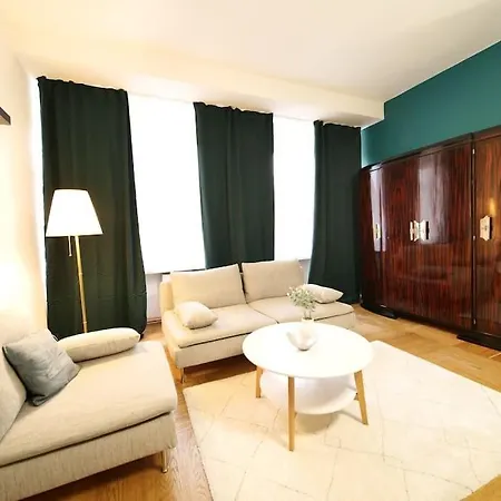 Stylish 3bd Riverfront * Prague