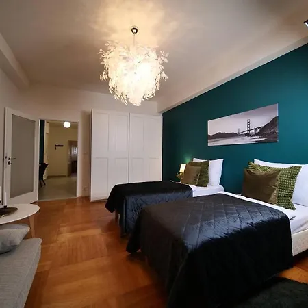 Stylish 3bd Riverfront Apartment Prague