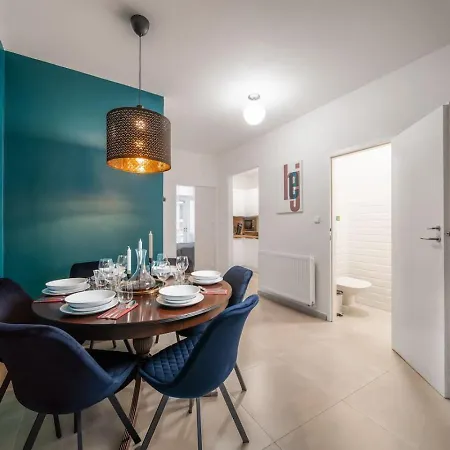 Stylish 3bd Riverfront Διαμέρισμα