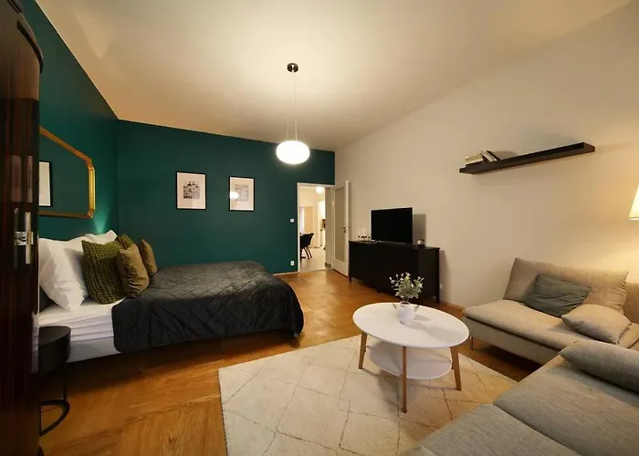 Stylish 3bd Riverfront *