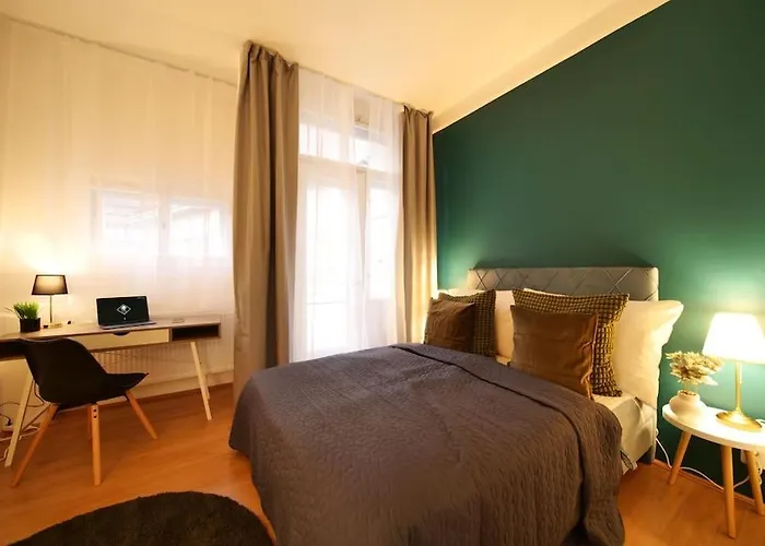 Daire Stylish 3bd Riverfront Prag