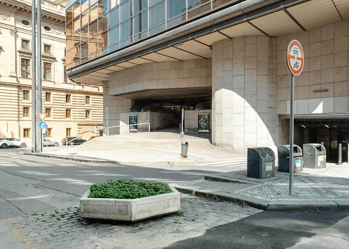 Stylish 3bd Riverfront * Praha