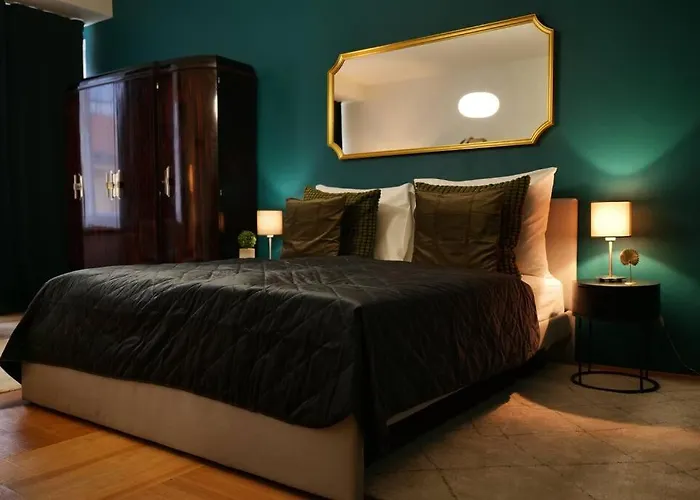 Stylish 3bd Riverfront Praga
